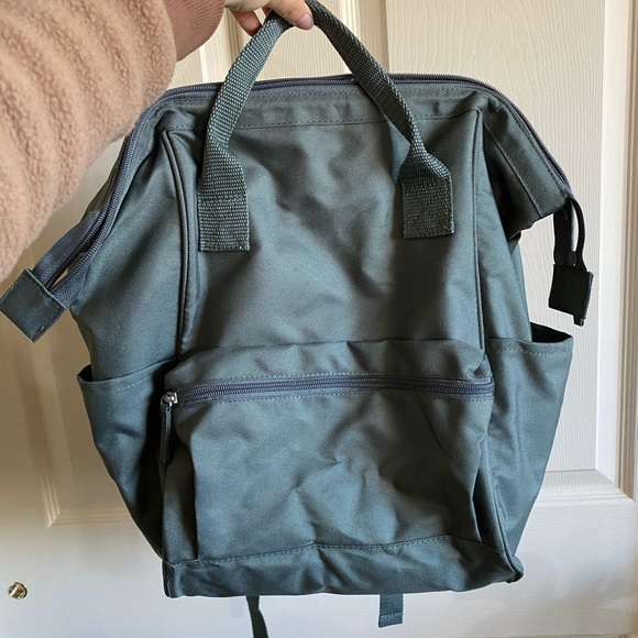 DSW small backpack - Picture 1 of 3